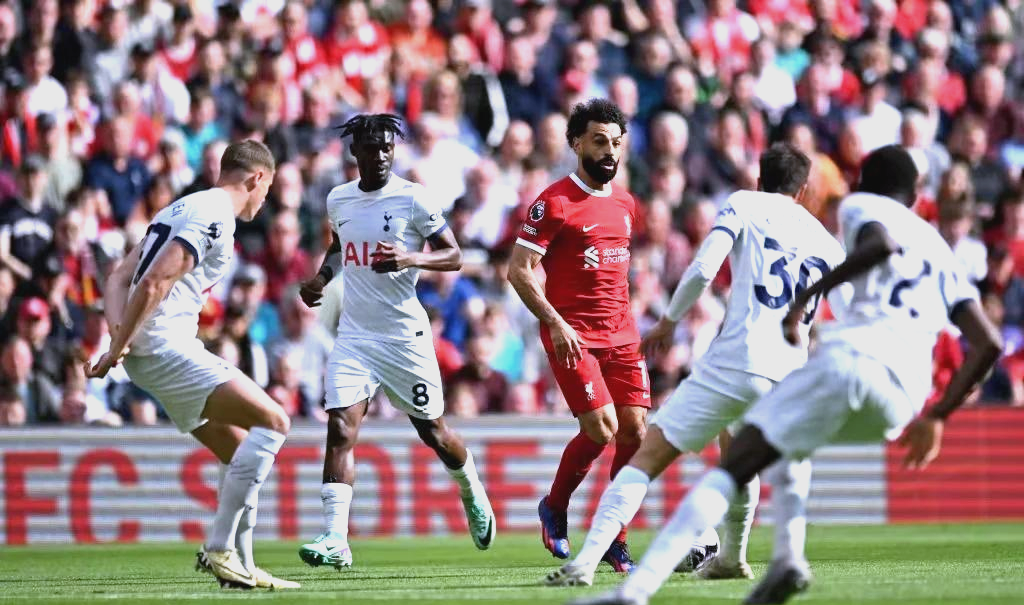 热刺客场大胜，逼近联赛榜首的简单介绍