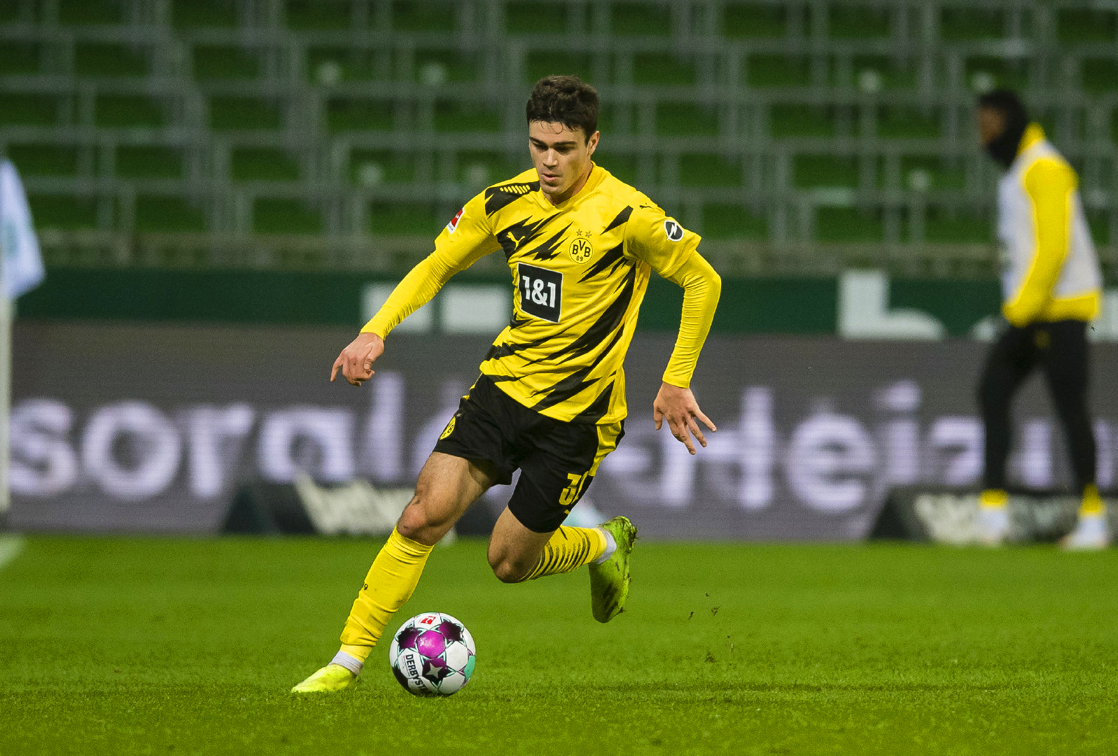 柏林联队远征成功,赢得重要三分 柏林联队远征成功,赢得重要三分