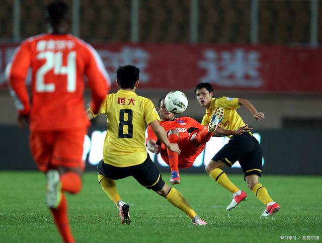 青海队主场发挥抢眼，反超对手