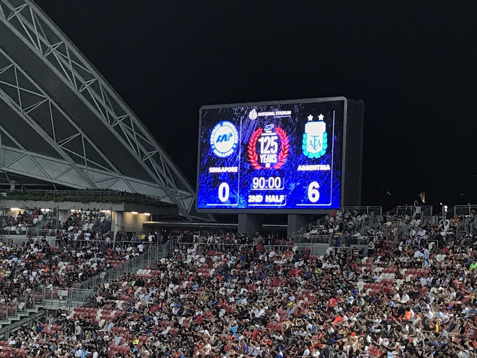 佛罗伦萨客场大胜，稳居中游位置的简单介绍