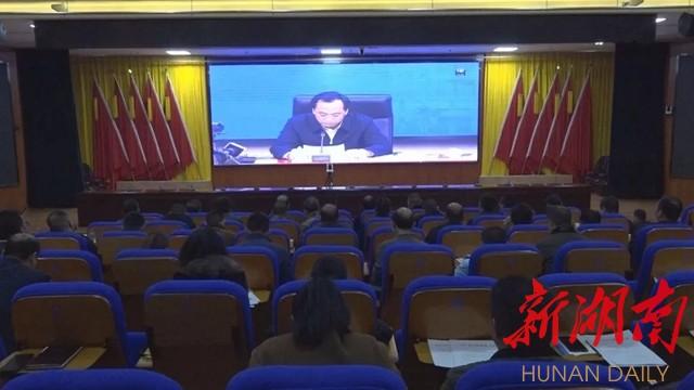 关于广州恒大客场惨败，教练组紧急开会研究对策的信息